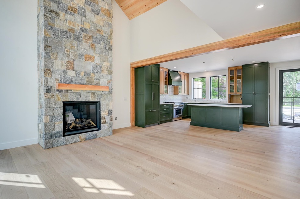 17 Black Diamond Rd unit 5, Conway, NH 03860 - photo 1