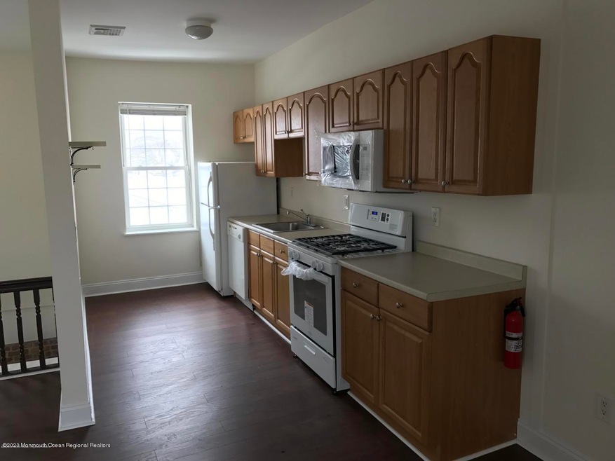 154 Main St unit 202, Matawan, NJ 07747 - photo 1