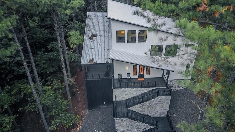 Sold $830,000