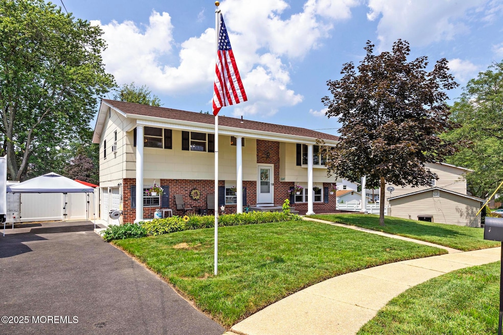 Sold $595,000 • Co-Listing Agent