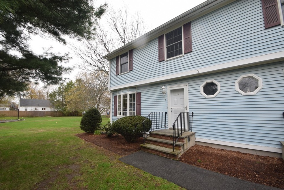 4 Smith Ln unit 1, Woburn, MA 01801 - photo 1