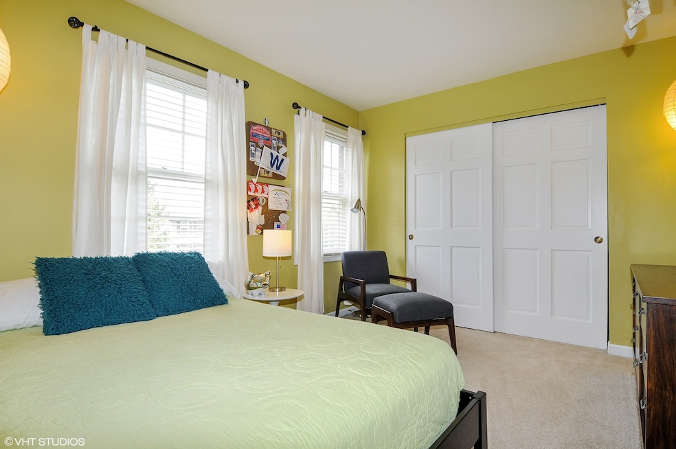 1520 Canyon Run Rd, Naperville, IL 60565 - photo 1