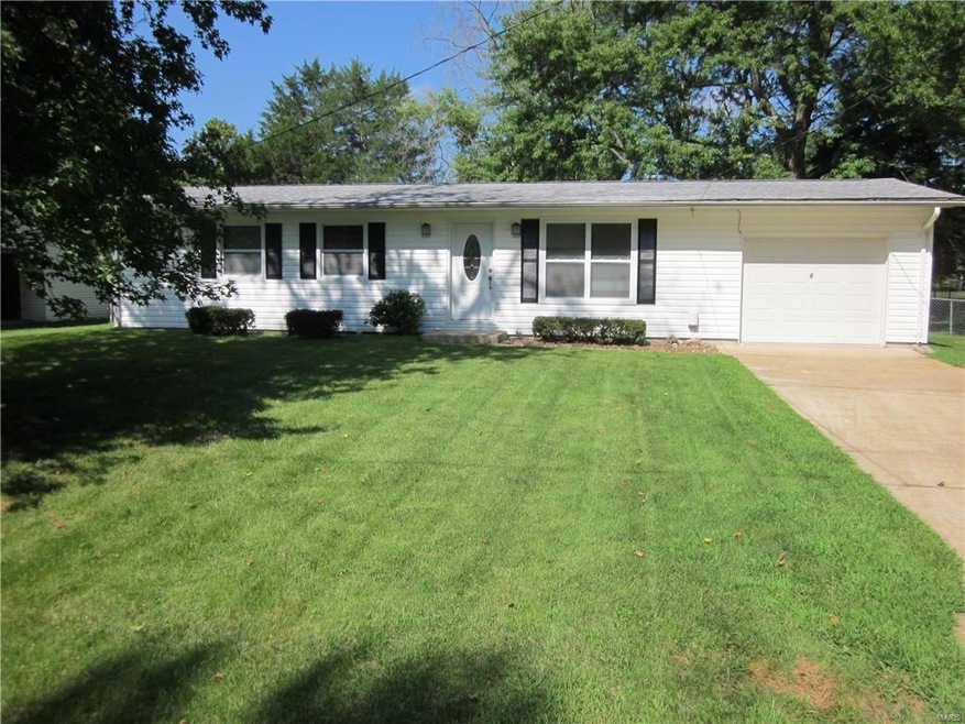 2 Edgewood Ct, Freeburg, IL 62243 - photo 1