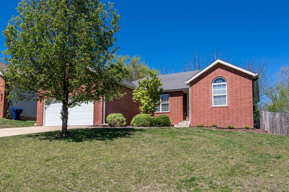 107 W Twin Oak Dr, Nixa, MO 65714 - photo 1