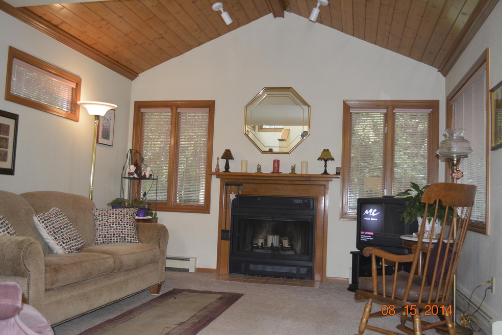 6630 Cimarron front room