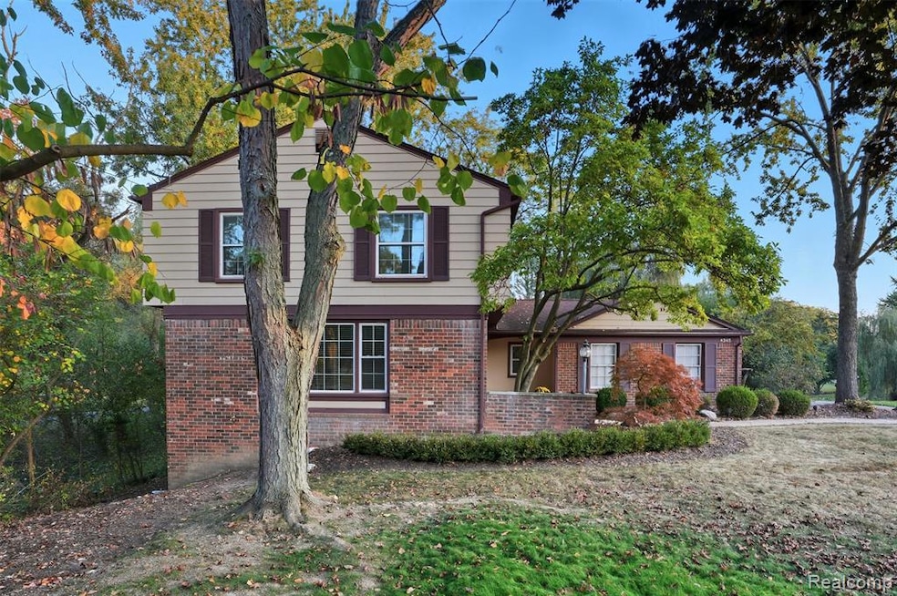 4245 Old Dominion Dr, West Bloomfield, MI 48323 - photo 1