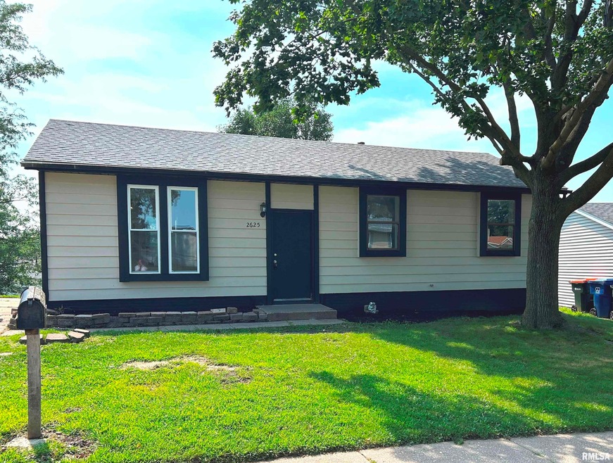 2625 W 55th St, Davenport, IA 52806 - photo 1