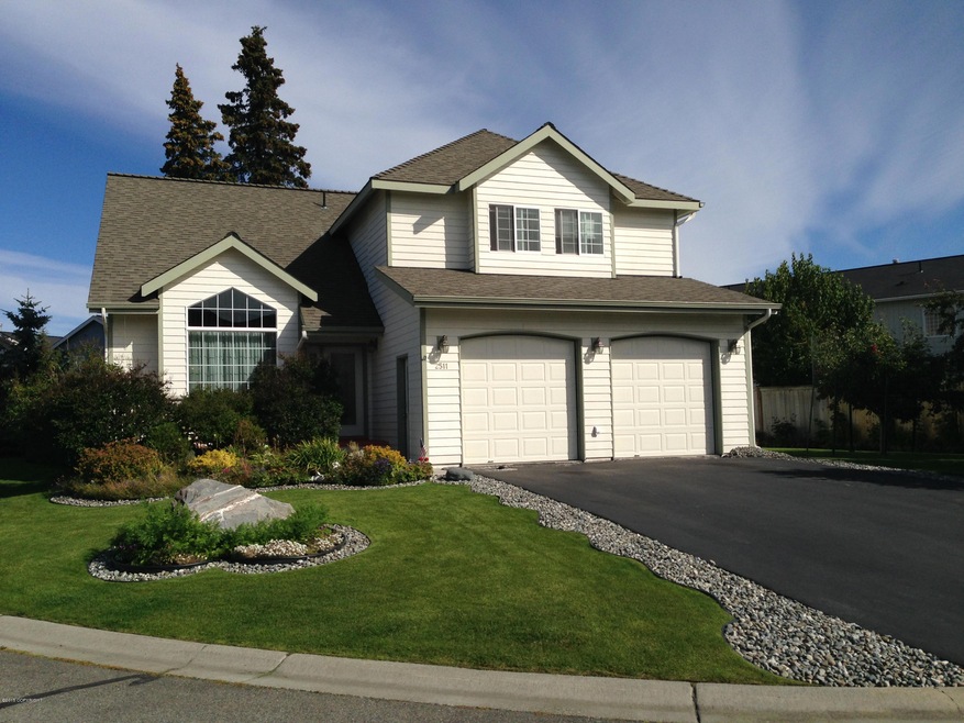 Beautiful Landscaping in Spring/Summer