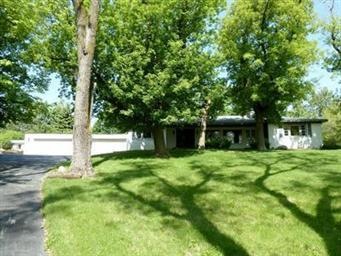 140 Algonquin Rd, Barrington, IL 60010 - photo 1