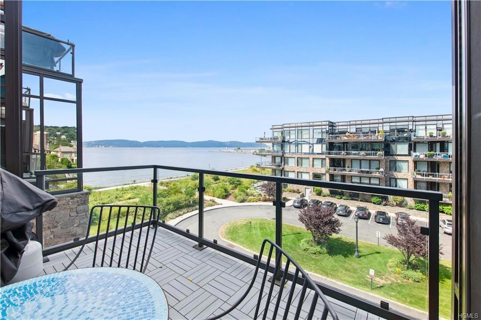 16 Rivers Edge Dr unit 403, Tarrytown, NY 10591 - photo 1