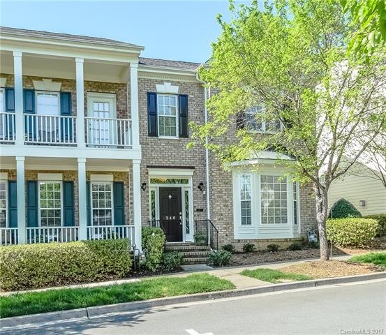 End unit townhouse in desirable St. Alban's neighb