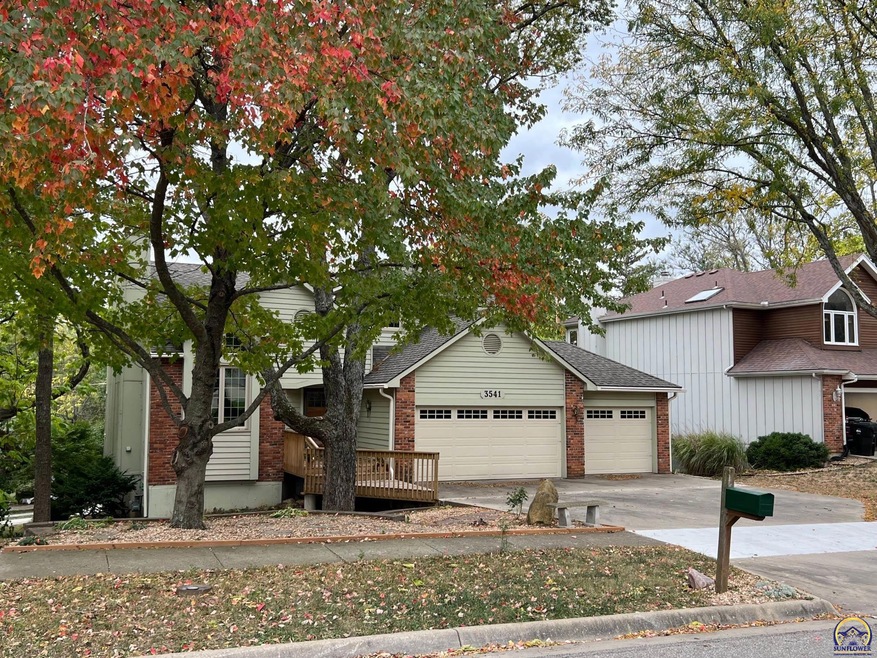 3541 SW Summerwood Ct, Topeka, KS 66614 - photo 1