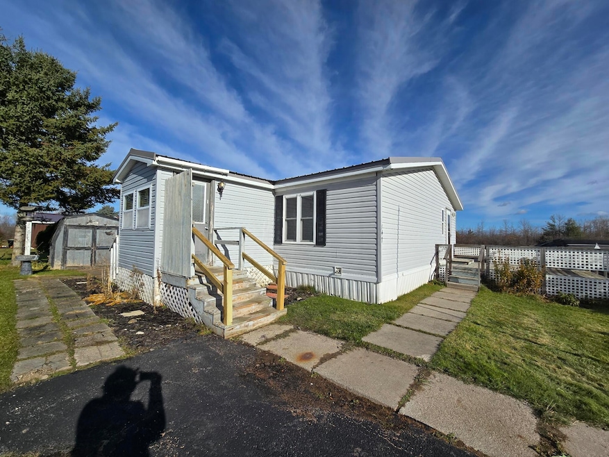 147 Brenda Dr, Cheboygan, MI 49721 - photo 1