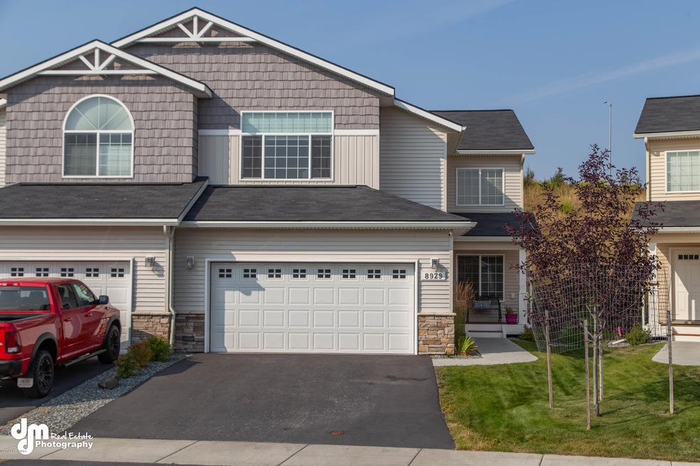 Exterior Front_8371-FULL