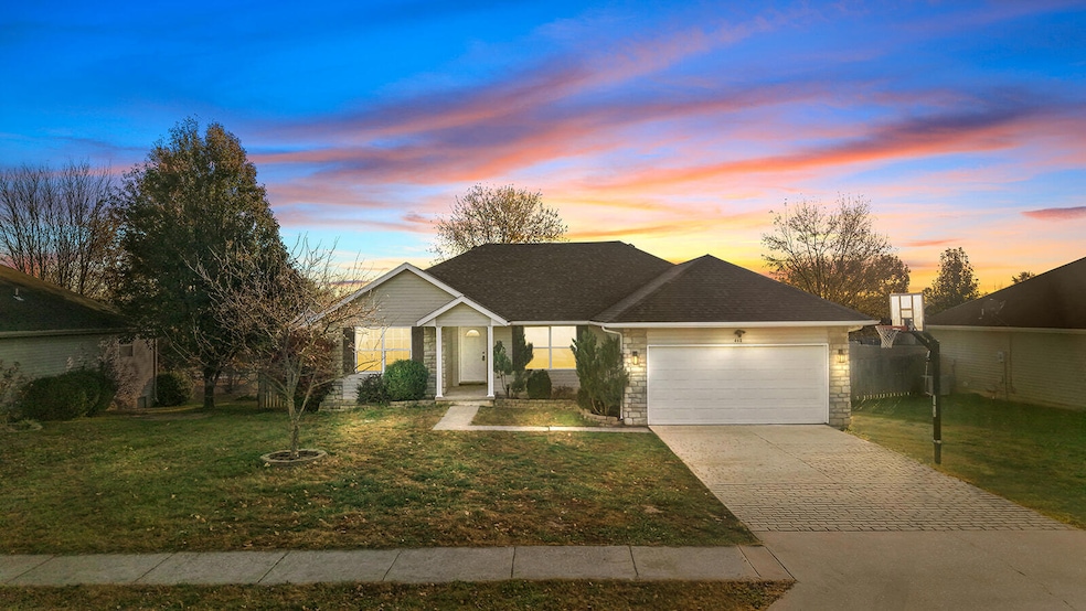 448 N Glenwood Ave, Republic, MO 65738 - photo 1