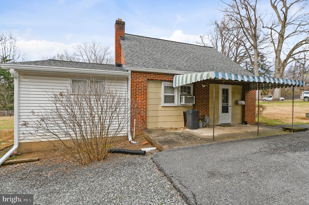 11418 Mapleview Dr, Silver Spring, MD 20902 - photo 1