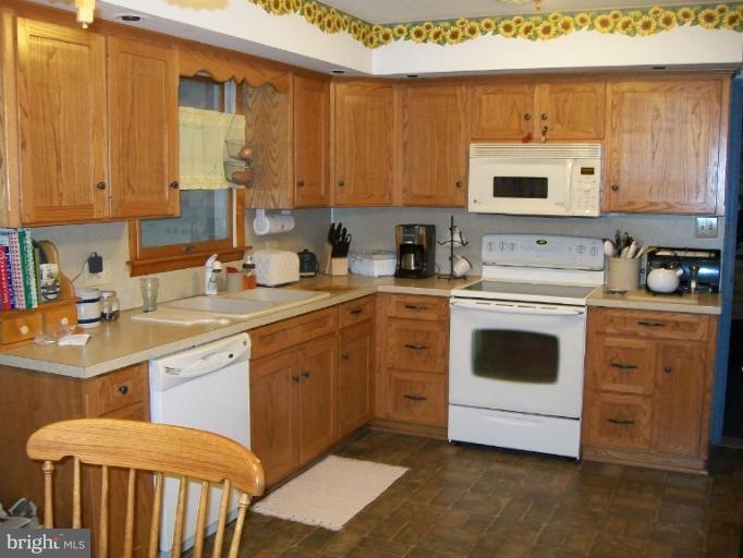 1360 Brenda Dr, Greencastle, PA 17225 - photo 1