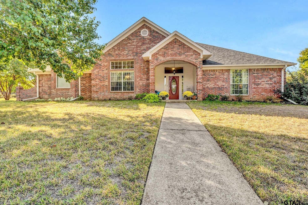 1535 Luann Ln, Tyler, TX 75703 - photo 1