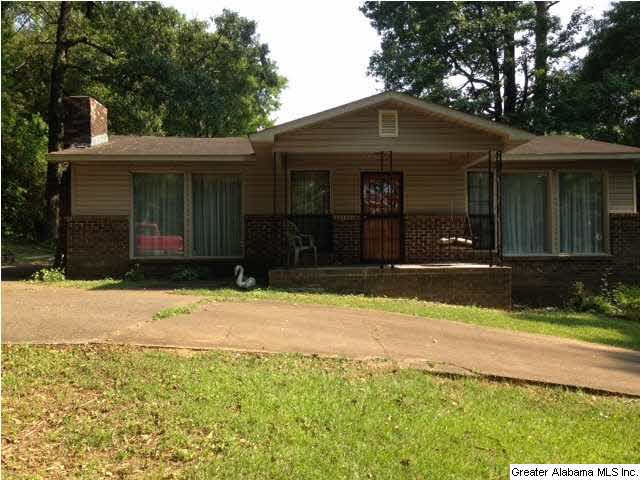 ONE LEVEL WITH VINYL SIDING