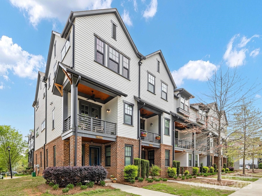 933 E 36th St, Charlotte, NC 28205 - photo 1