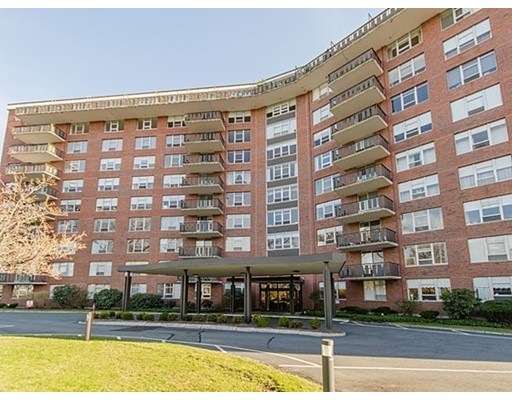 Imperial Towers unit 612, Chestnut Hill, MA 02467 - photo 1