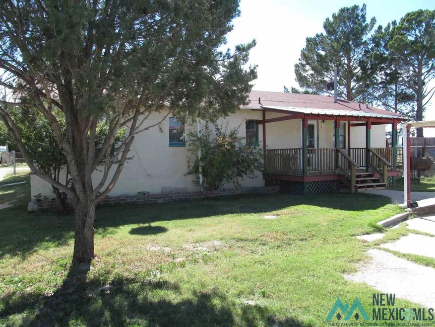 1504 Crabb St, Carlsbad, NM 88220 - photo 1