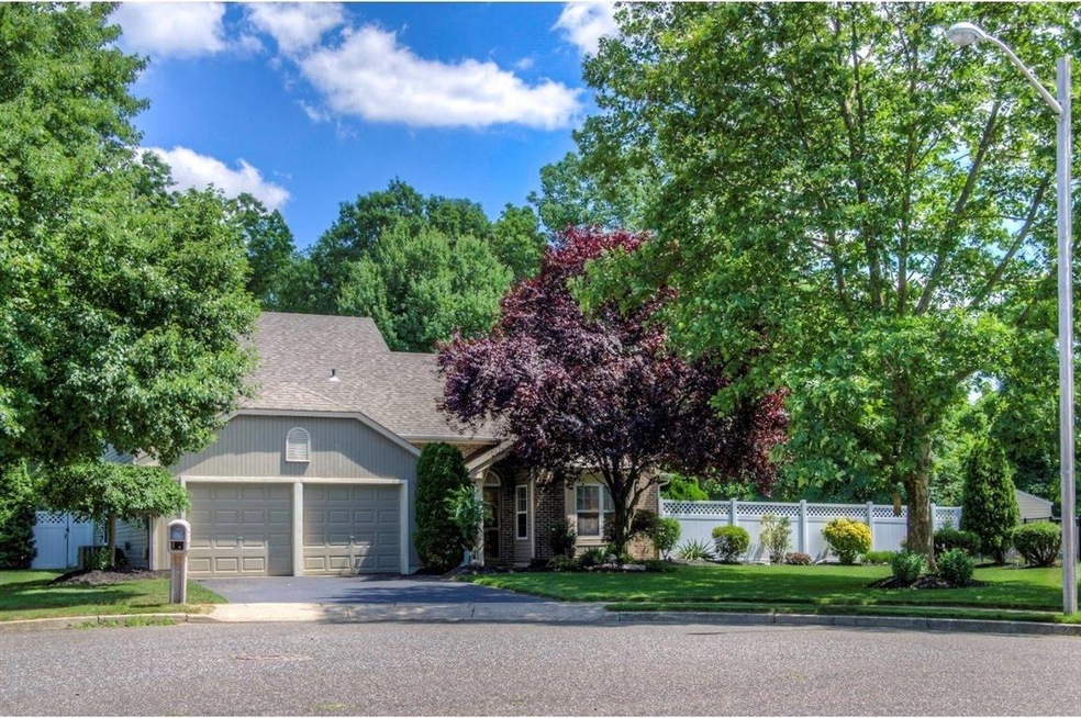 33 Brook Dr, Burlington, NJ 08016 - photo 1