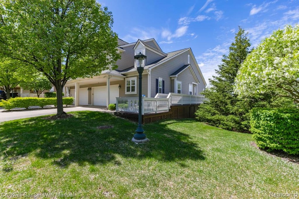 651 W Bluff Ct-1.jpg