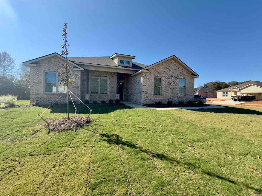 111 Meyers Lake Dr, Warner Robins, GA 31088 - photo 1