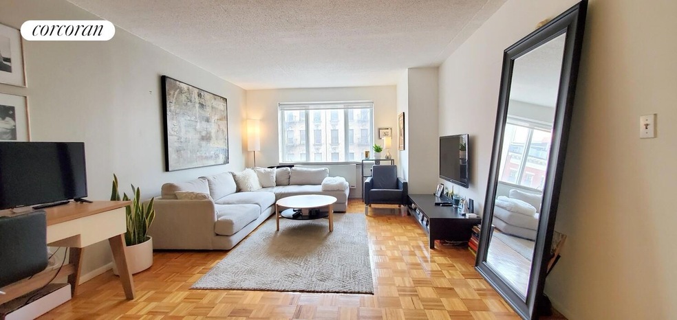 225 8th Ave unit 5E, New York, NY 10011 - photo 1