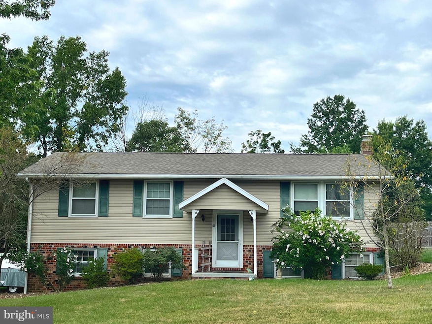 99 Jameslee Dr, Chambersburg, PA 17202 - photo 1