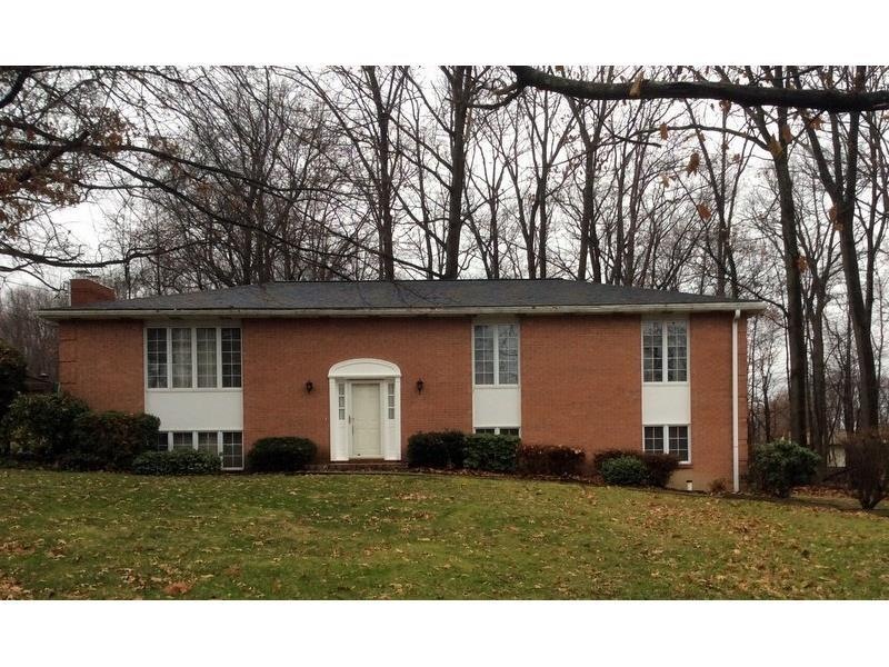ALL BRICK HOME SITUATED ON A CUL-DE-SAC