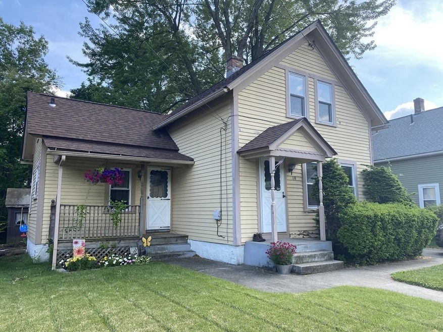 19 Cross St, Ludlow, MA 01056 - photo 1
