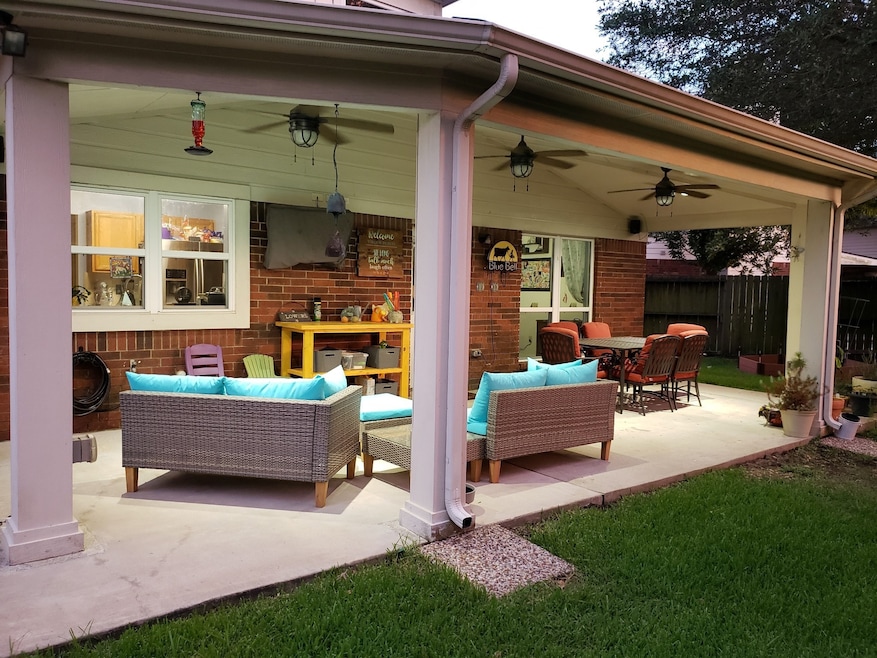 3902 Greenwood Dr, Pearland, TX 77584 - photo 1