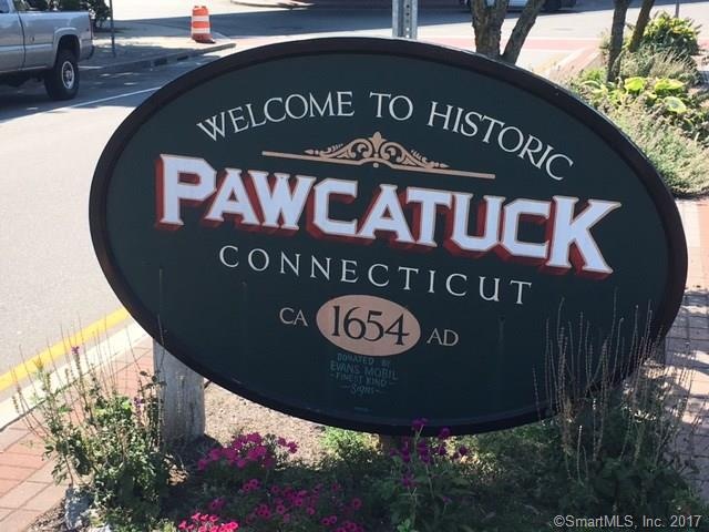 Welcome signage to Pawcatuck Community on the bord