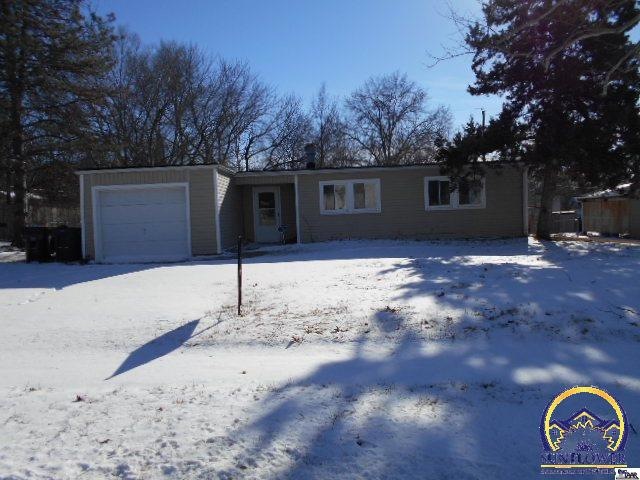 3615 SW 37th St, Topeka, KS 66614 - photo 1