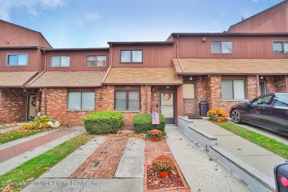 33 Stonegate Dr, Staten Island, NY 10304 - photo 1