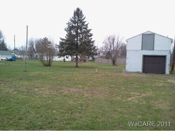 513 N Simon St, Ada, OH 45810 - photo 1