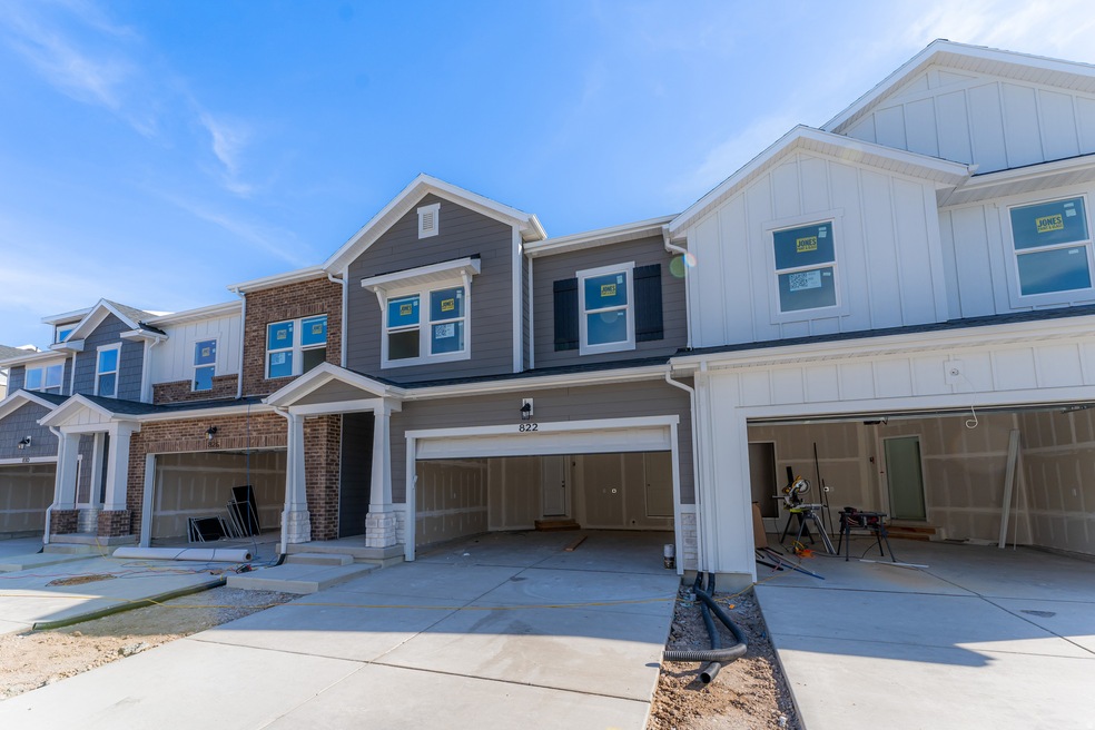 822 N Pugh Ln unit 932, Eagle Mountain, UT 84005 - photo 1