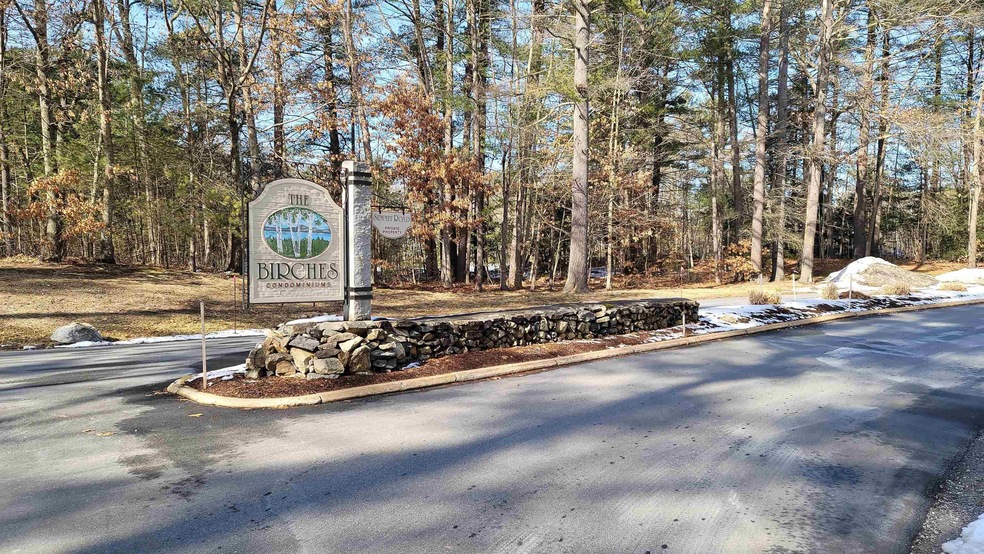 24 Winrow Dr, MerriMacK, NH 03054 - photo 1