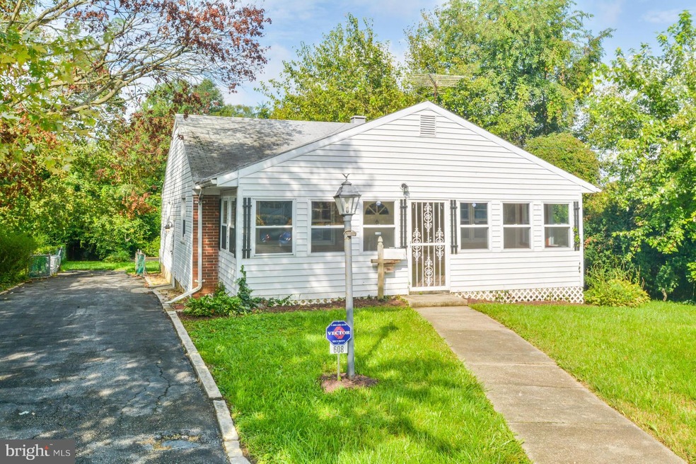 608 Washington Ave, Halethorpe, MD 21227 - photo 1