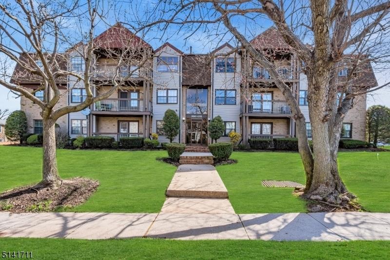 211 Newport Ct unit 2K, Fords, NJ 08863 - photo 1