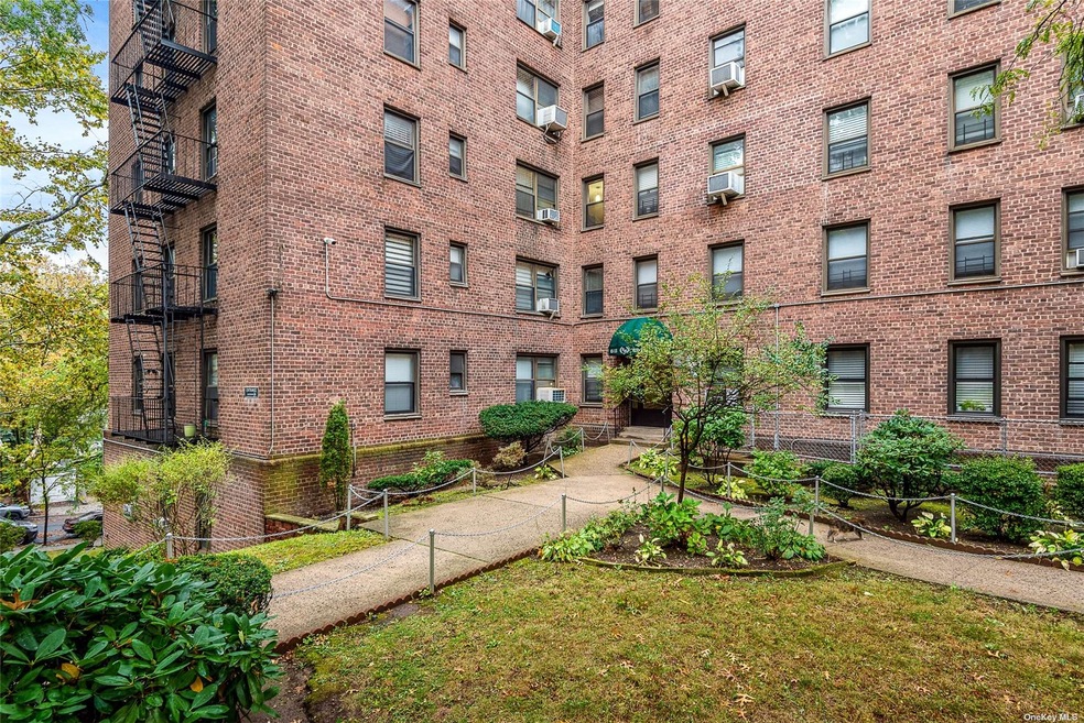 unlisted-address, Maspeth, NY 11378 - photo 1