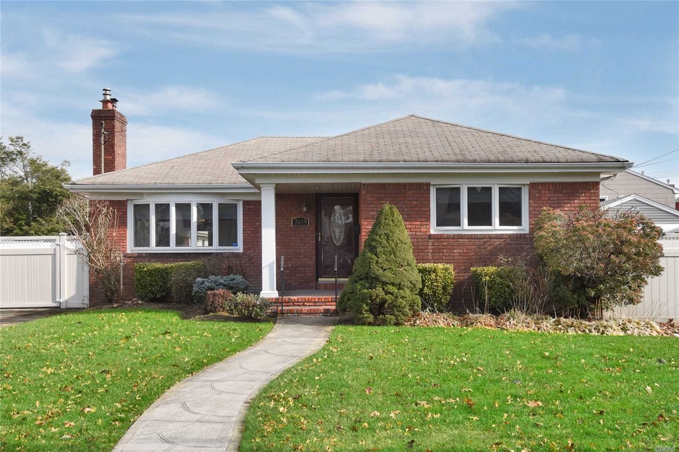 2615 Fortesque Ave, Oceanside, NY 11572 - photo 1