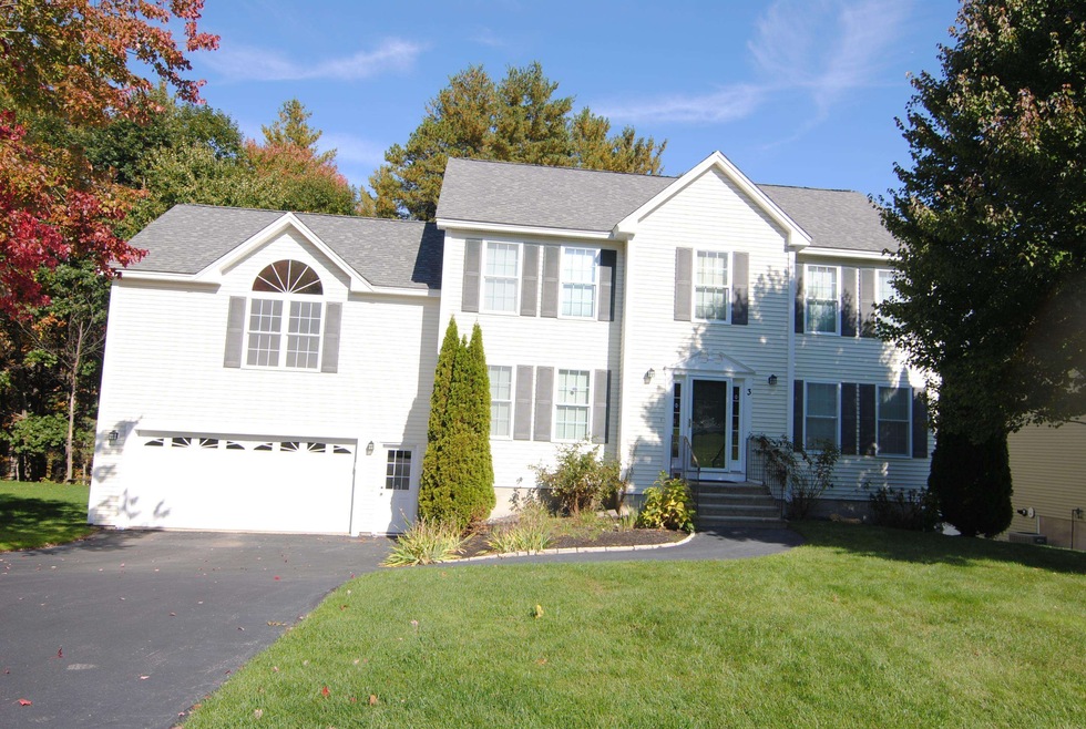 3 Chokeberry Ln, Nashua, NH 03062 - photo 1