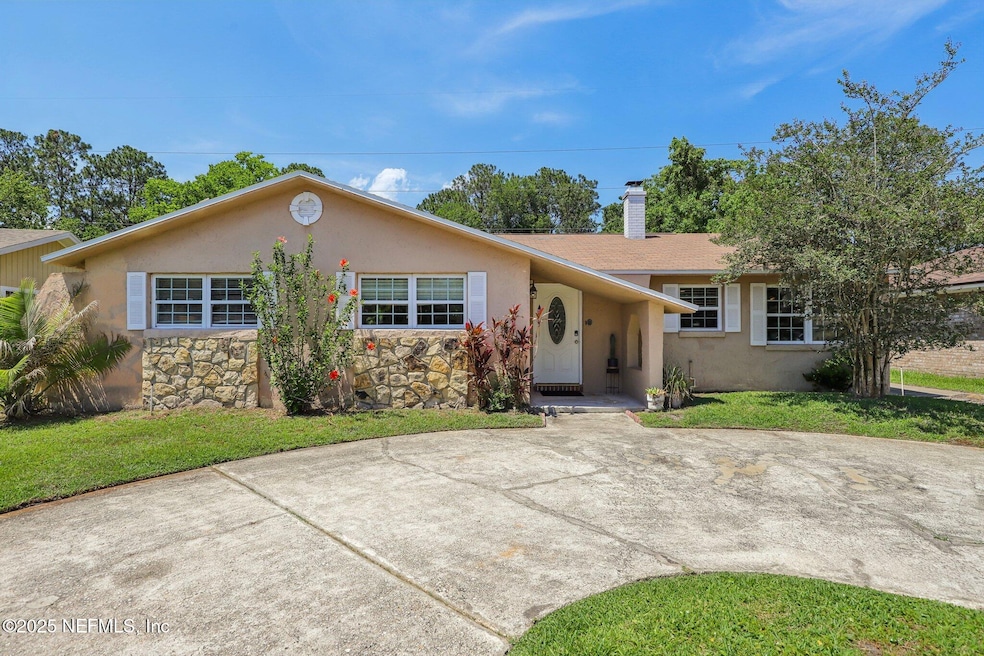 4033 Lazy Hollow Ln
