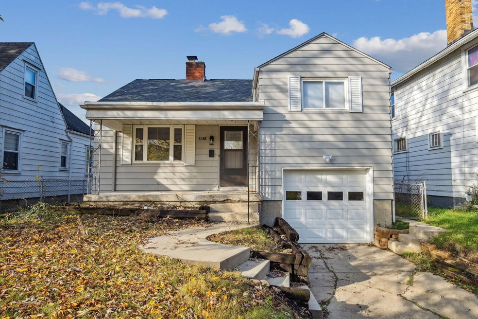 1-web-or-mls-637-wrexham-ave