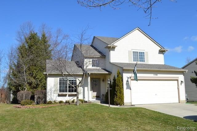 7298 Roberta Ln, Waterford, MI 48327 - photo 1