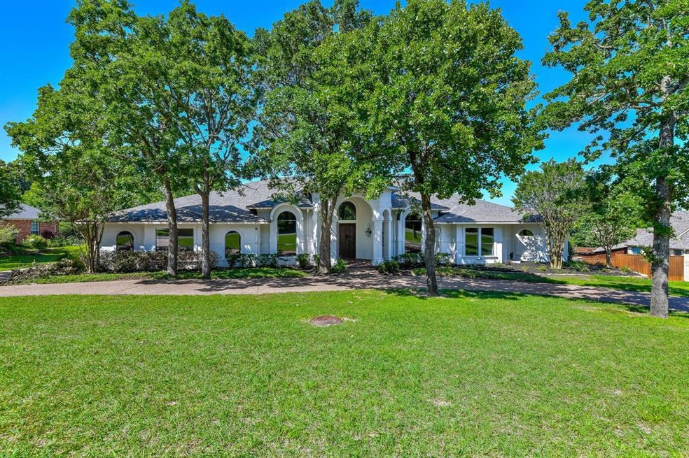 3800 La Mancha Ln, Denton, TX 76205 - photo 1