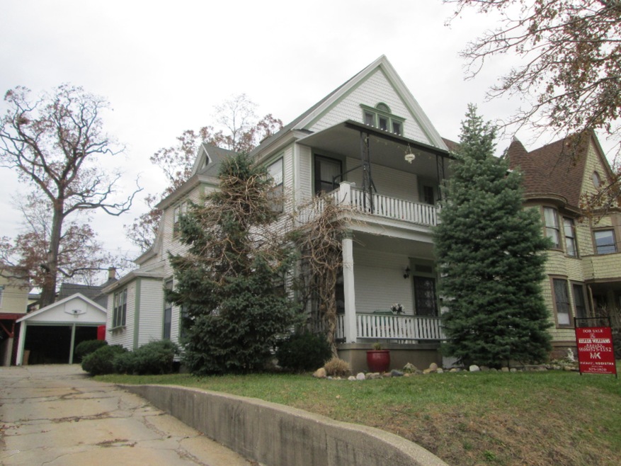 21 Union Ave NE pics 003